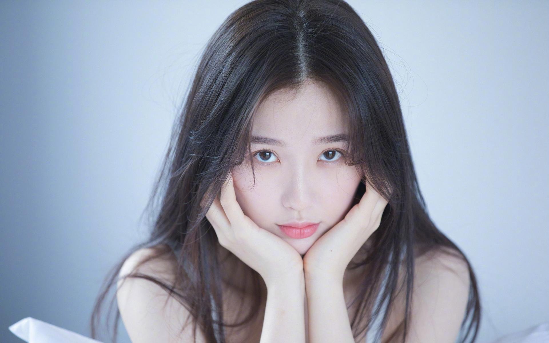 各大联赛“金球”争夺:最具人气的球员盘点