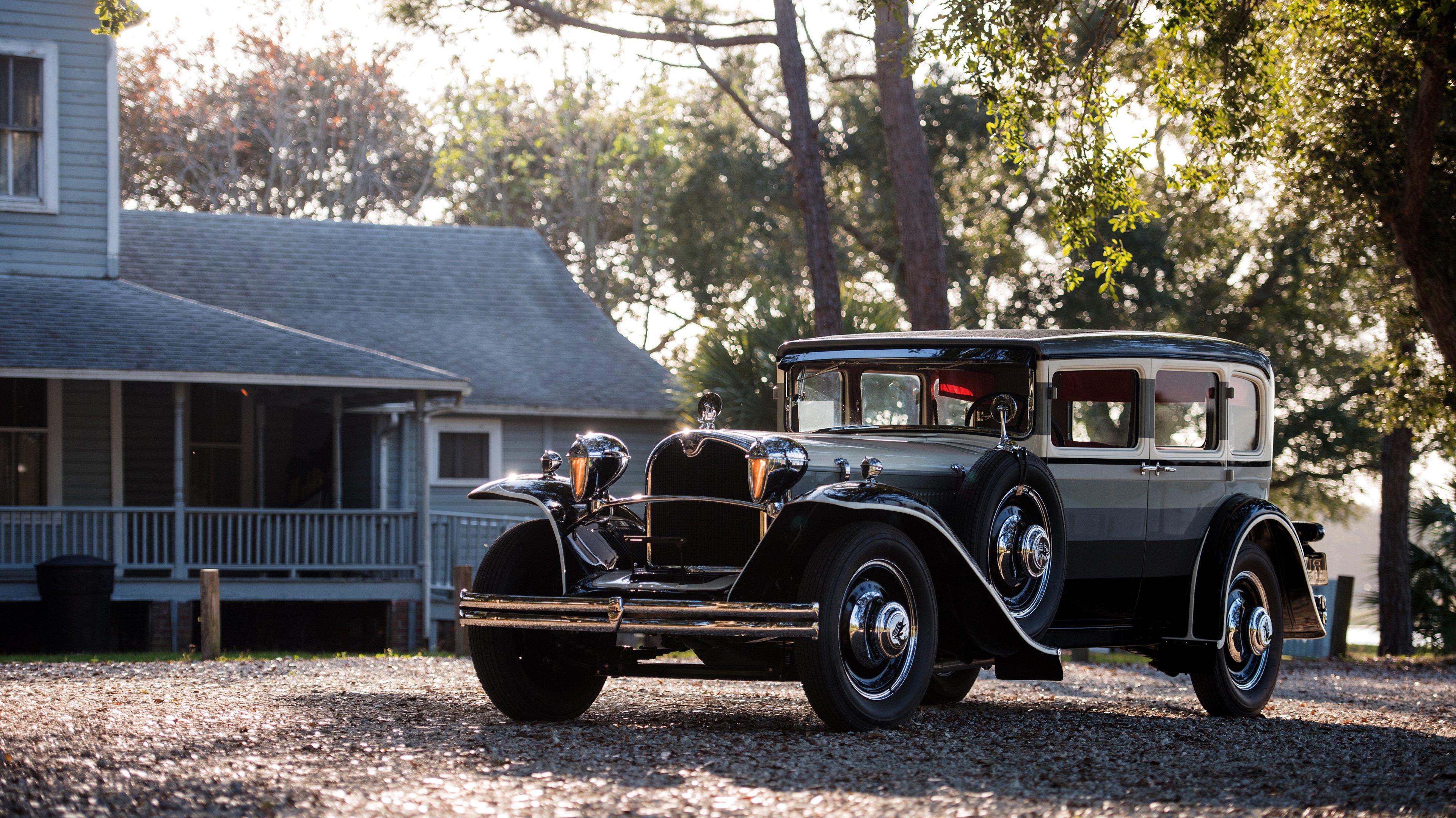 “飞盘争夺：成都三叉湖赛场挑战极限反应与技巧”