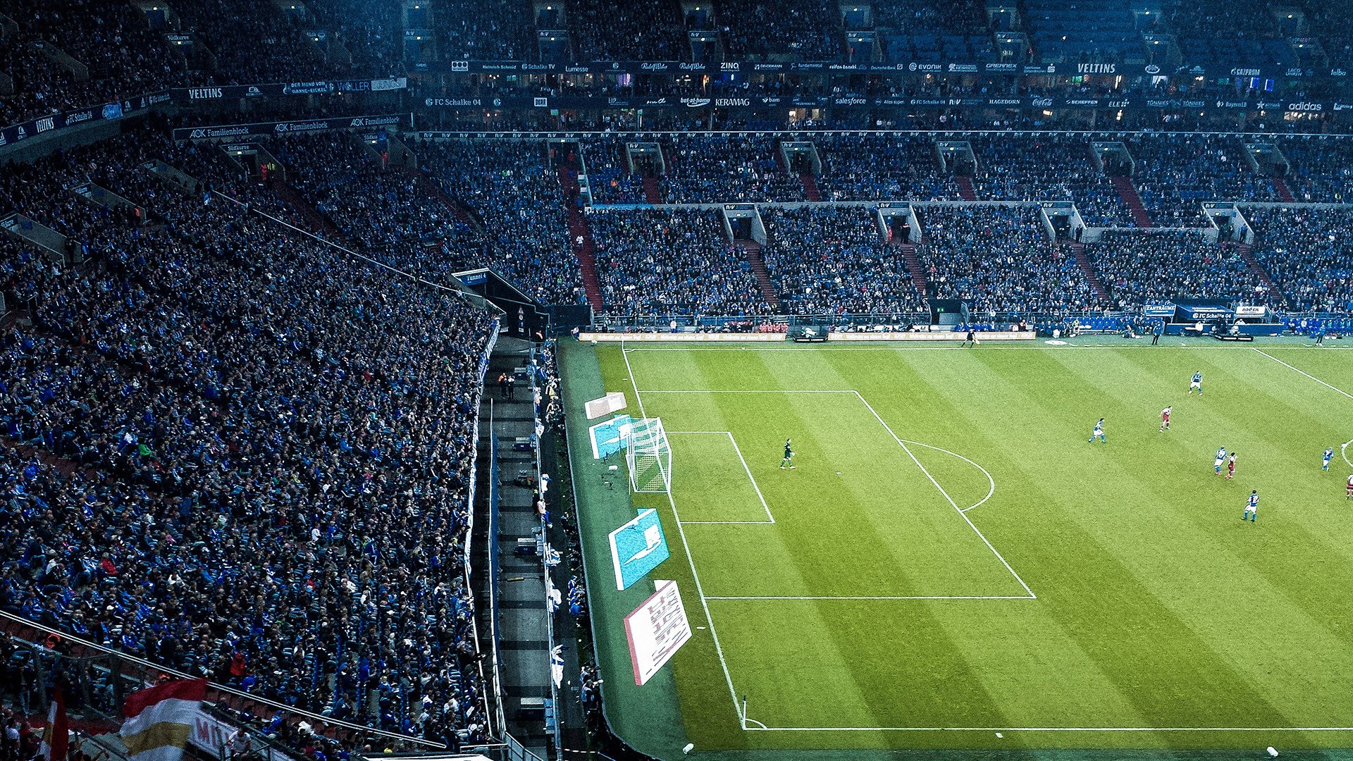 “青少年足球冬令营火热开启，梦想从这里起航”，青少年足球夏令营