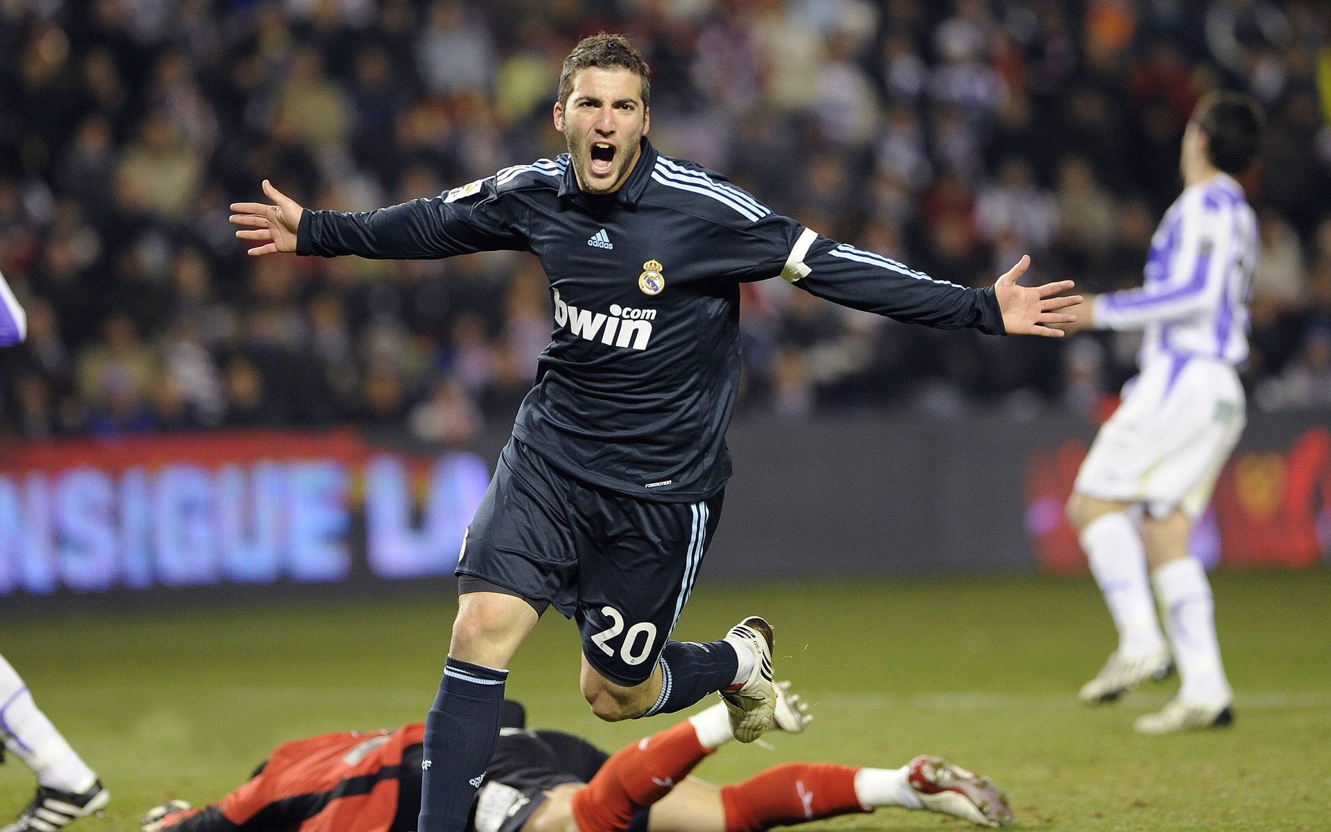 九游体育网页登陆-传奇纪录持续打破：哪些纪录即将被刷新？，传奇系列纪录片