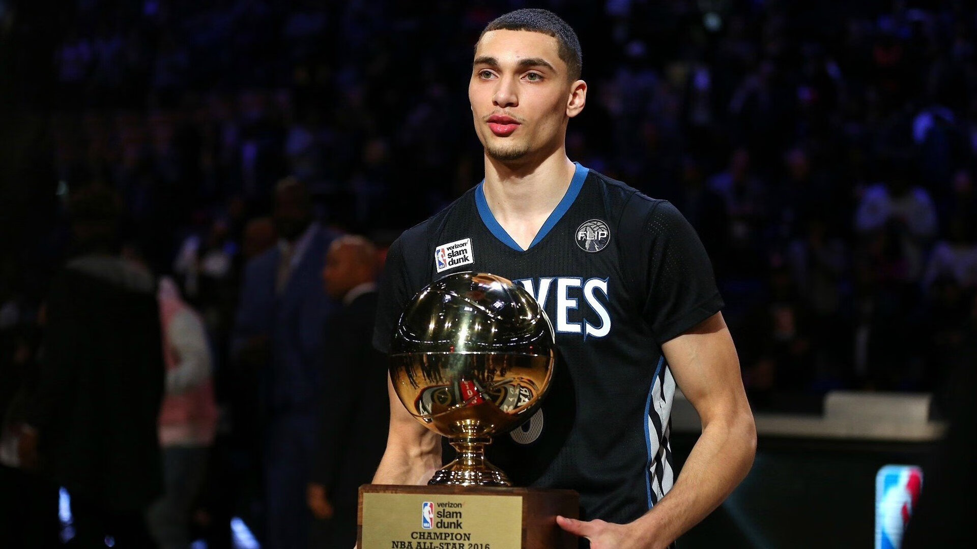 快船展现强硬“硬汉”风格，赢得关键胜利冲刺季后赛！，快船阵容强大